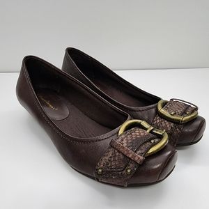 BareTraps Rooven Brown Leather Gold Buckle Wedge Heel Slip On Shoes Size 7.5